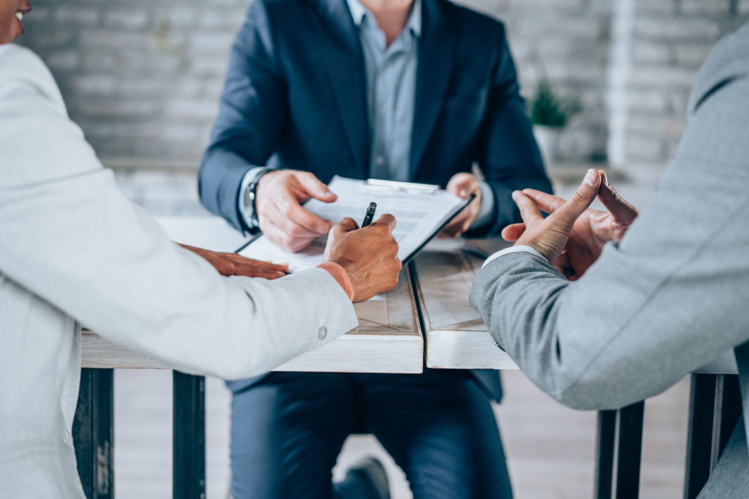  The Benefits of Consulting an Employment Lawyer Before Signing a Non-Compete Agreement